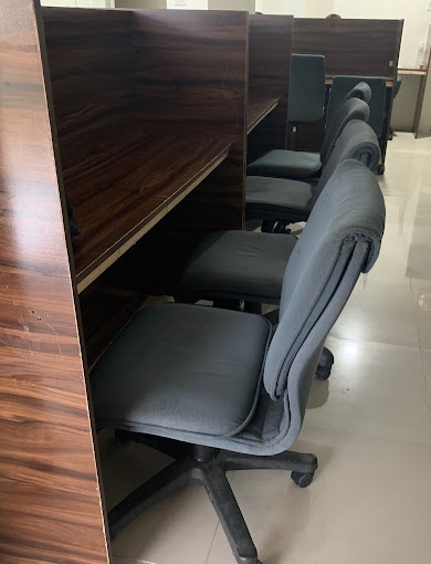 Manages Office Space In Pipliyahana Sqr BI579